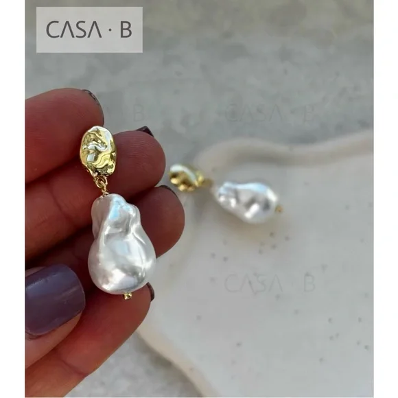 DROPS 5/29💫to CASA B Baroque Pearl Gold and White Drop Earrings